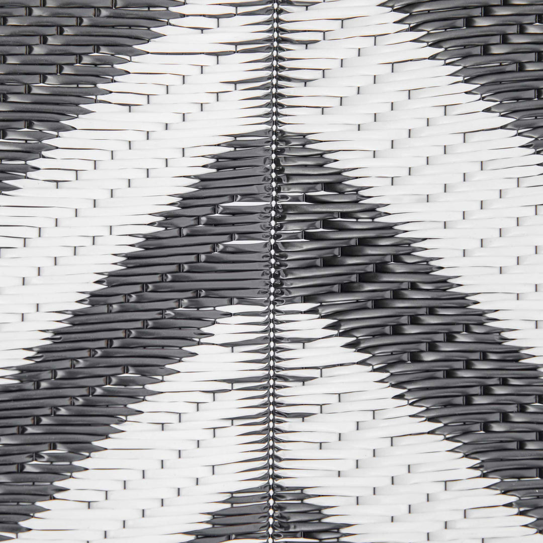 182 x 274 cm(6x9ft) Outdoor Rug Reversible Mat Plastic Straw Rug Portable RV Camping Mat for Garden Deck Picnic Indoor, Black & White