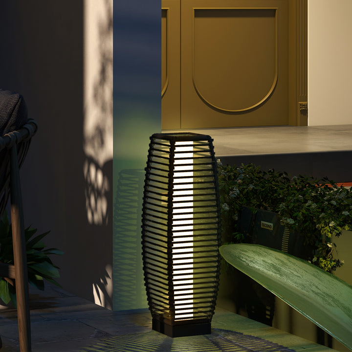 Rattan Solar Floor Lamp, 68cm Tall Outdoor Garden Lantern Pathway Light &amp; Decorative Lighting with Auto On/Off LED Lights, IP44, for Porch, Yard, Courtyard, Deck, Grey