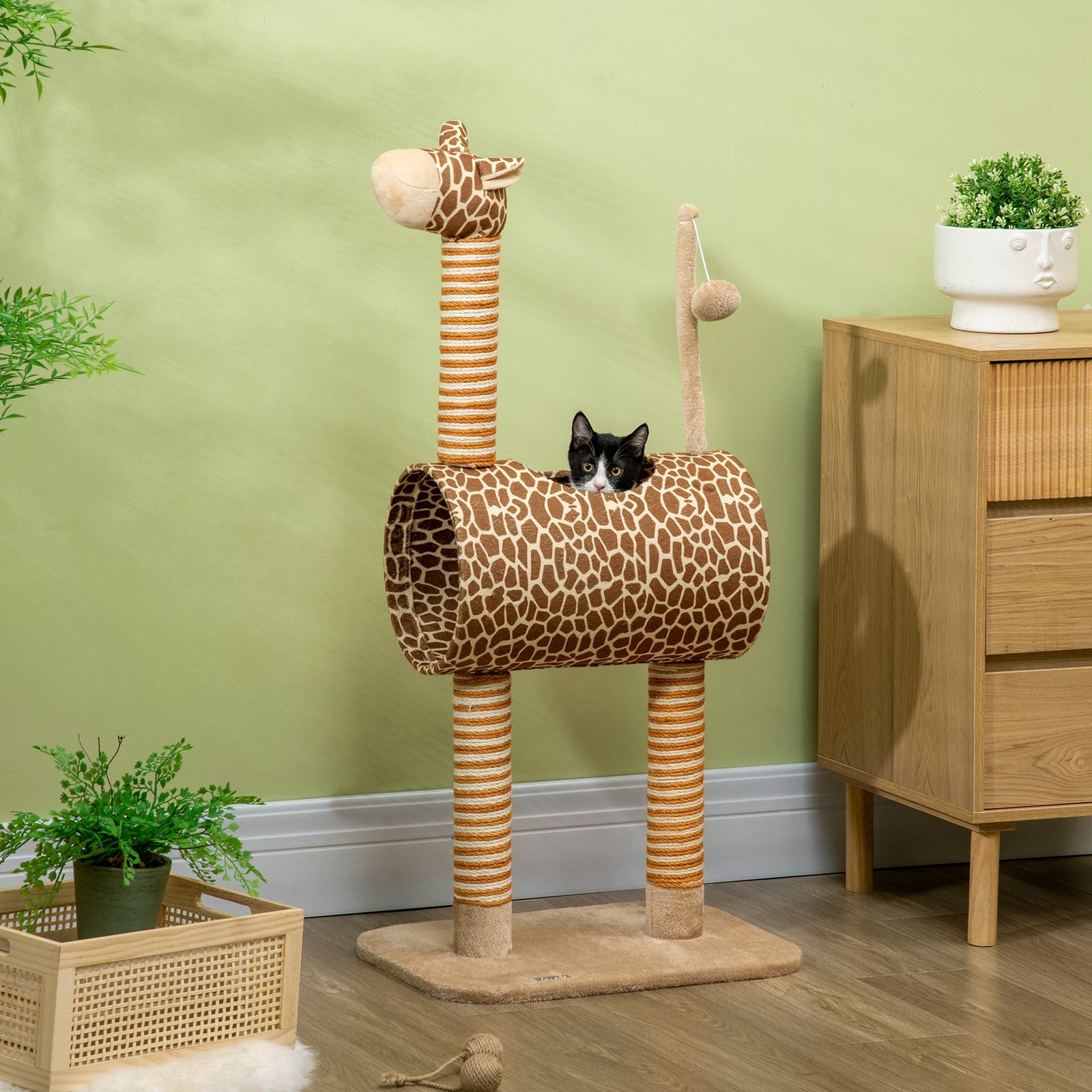 Giraffe-Designed Cat Tree, with Scratching Posts, Cat Tunnel, Toy Ball - Beige