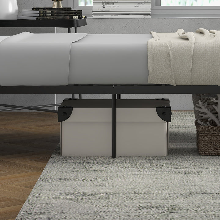 Single Metal Bed Frame Solid Bedstead Base with Headboard and Footboard, Metal Slat Support and Underbed Storage Space, Bedroom Furniture, Black