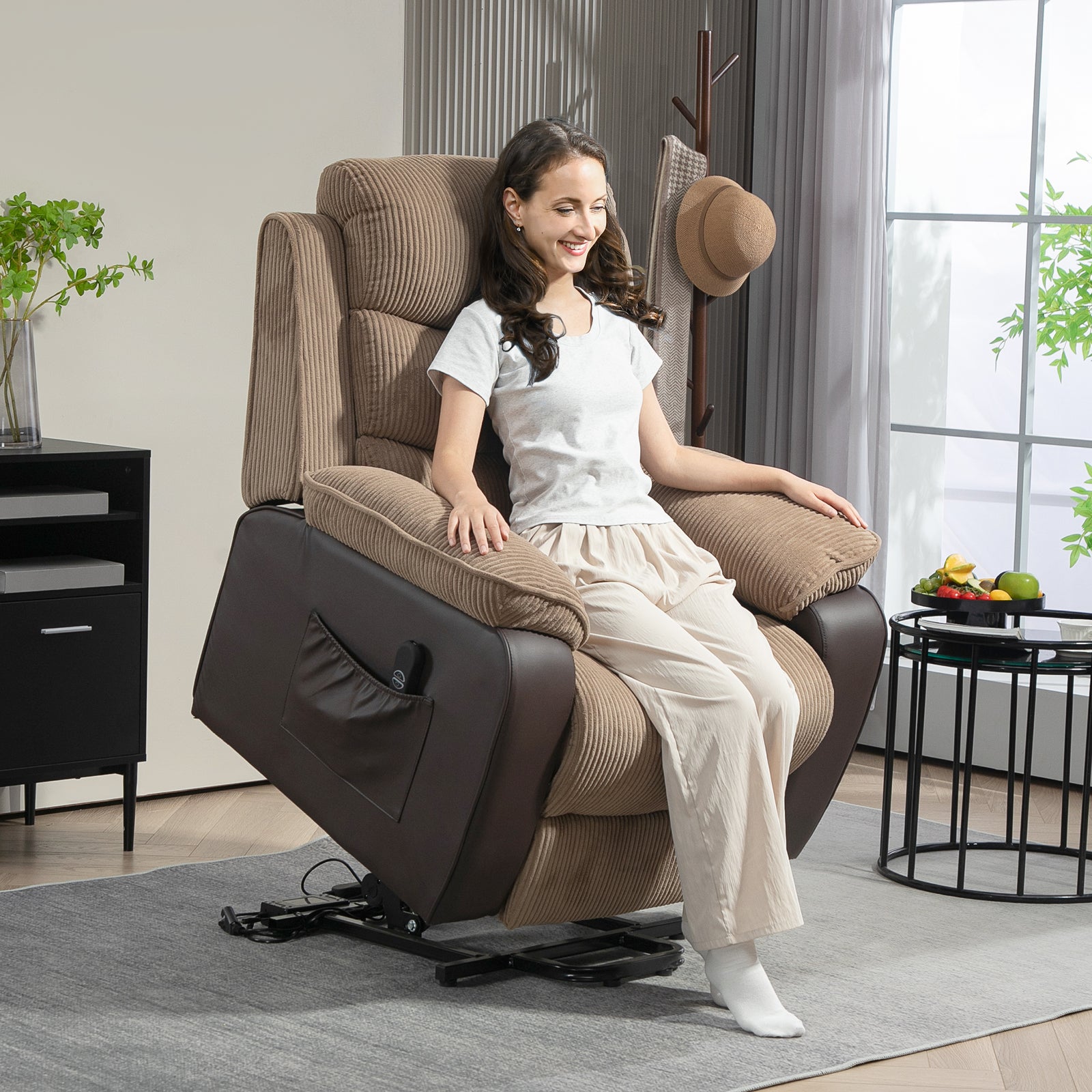 Power Lift Recliner Chair for Elderly, Patchwork Design Oversized Electric Riser and Recliner Armchair for Living Room with Remote Control, USB Port and 2 Side Pockets, Brown