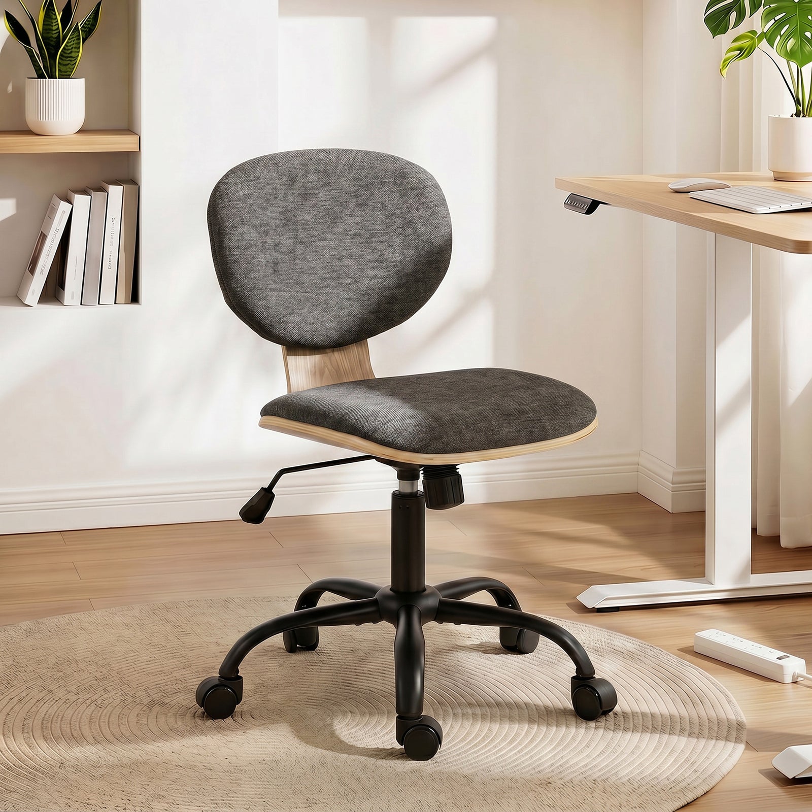 Home Office Desk Chair Rocking Function Ergonomic Swivel Chair with PU