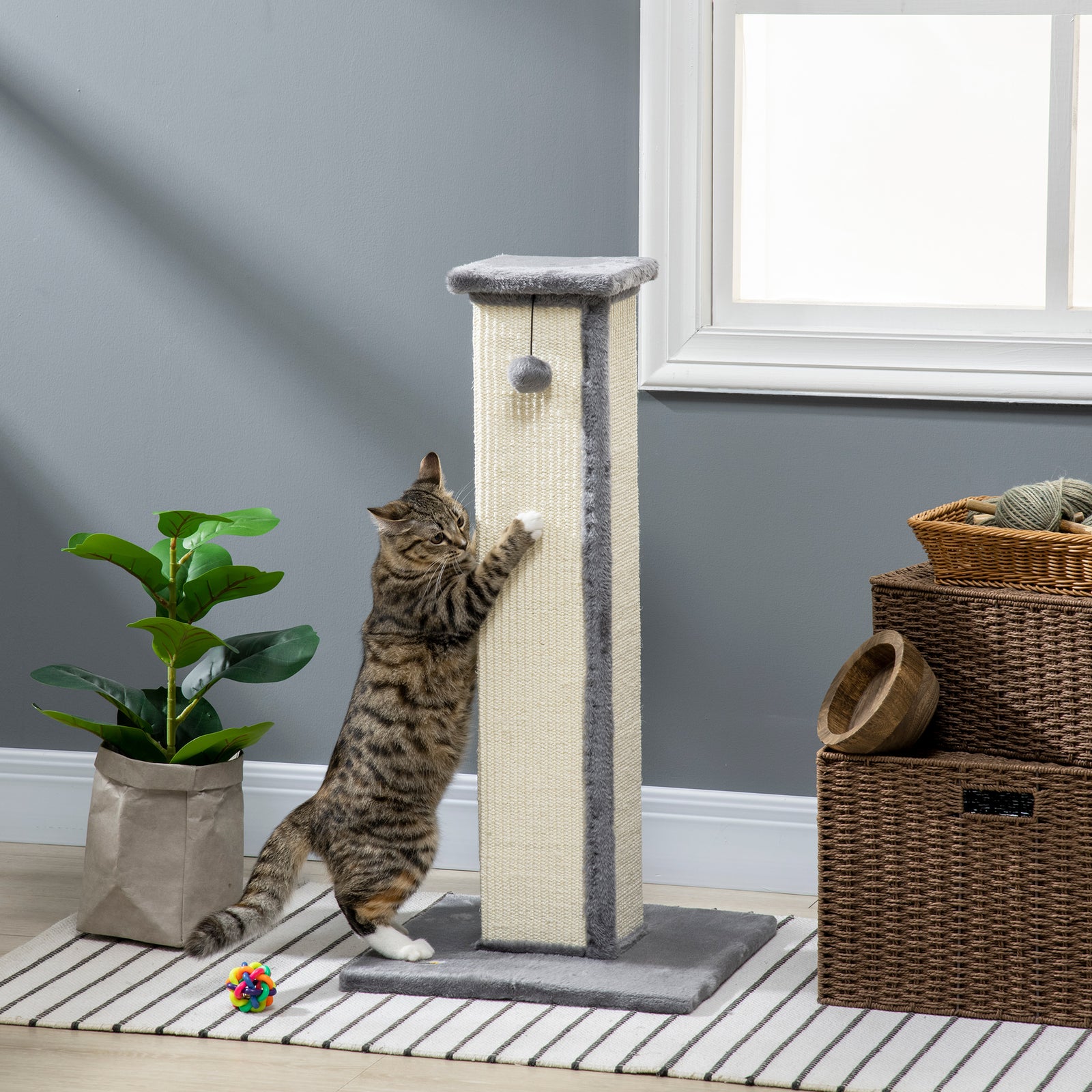 81cm Cat Scratcher, Vertical Full Scratcher w/ Natural Sisal Rope, Hanging Ball, Soft Plush - Grey