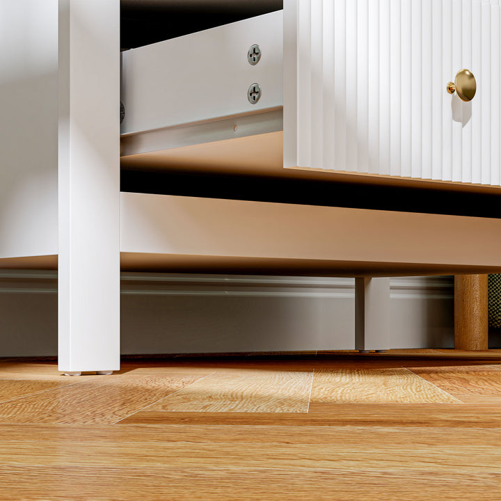 Elegant Chest of Five Drawers - White