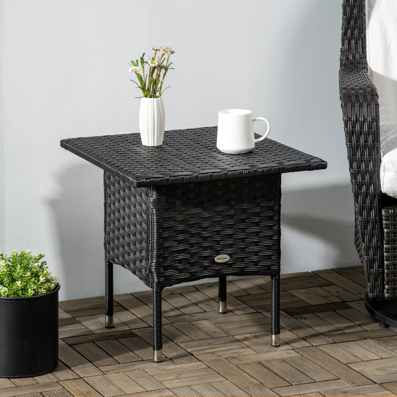 Rattan Side Table, Outdoor Coffee Table with Plastic Board Under the Full Woven Table Top for Patio, Garden, Balcony, Black