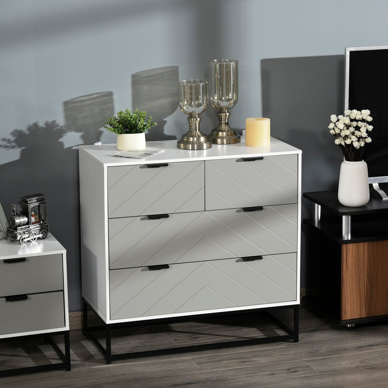 Chest of Drawers with Metal Handles Freestanding Dresser for Bedroom, Living Room